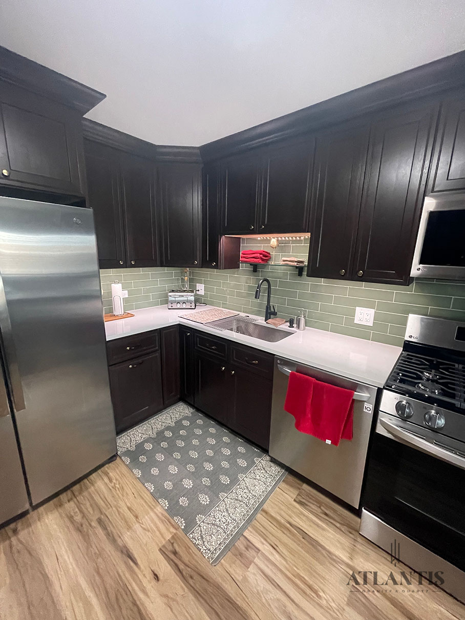 Daltile OQ32 Niagara Quartz Countertop in Schaumburg by Atlantis Granite & Quartz